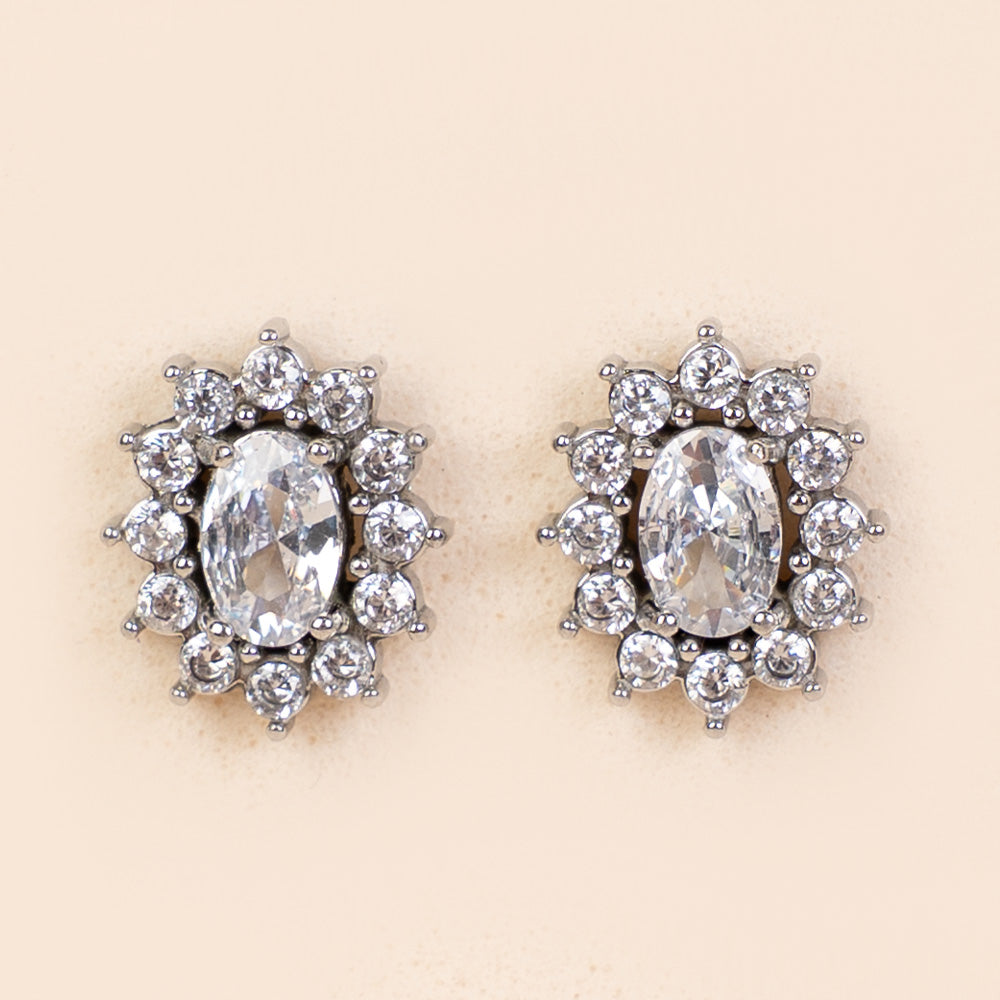 ORECCHINI A LOBO PUNTO LUCE OVALE E STRASS