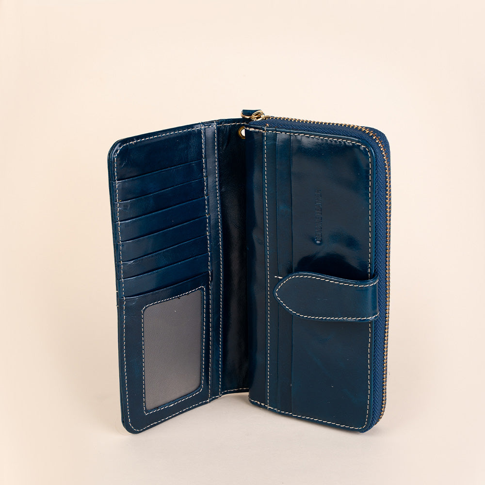 PORTAFOGLIO GRANDE CON CUCITURE A VISTA E PELLE LUCIDA