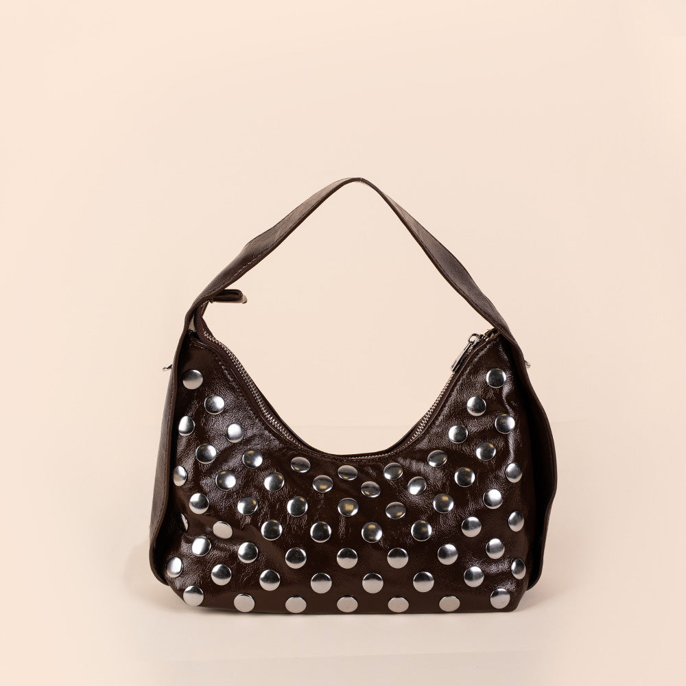 BORSA IN VERNICE LUCIDA CON BORCHIE E TRACOLLA