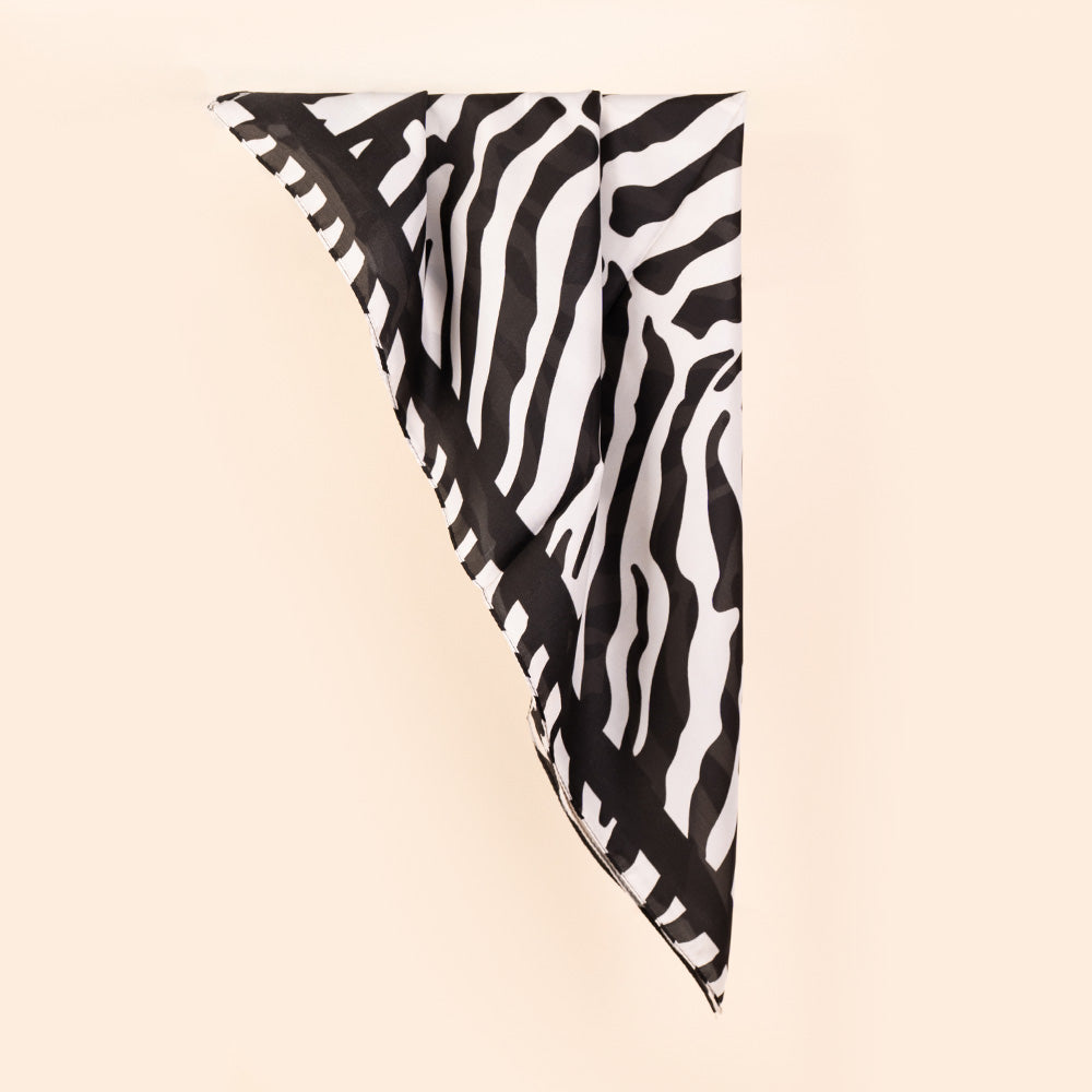 LIGHTWEIGHT SCARF ZEBRA SQUARE FOULARD