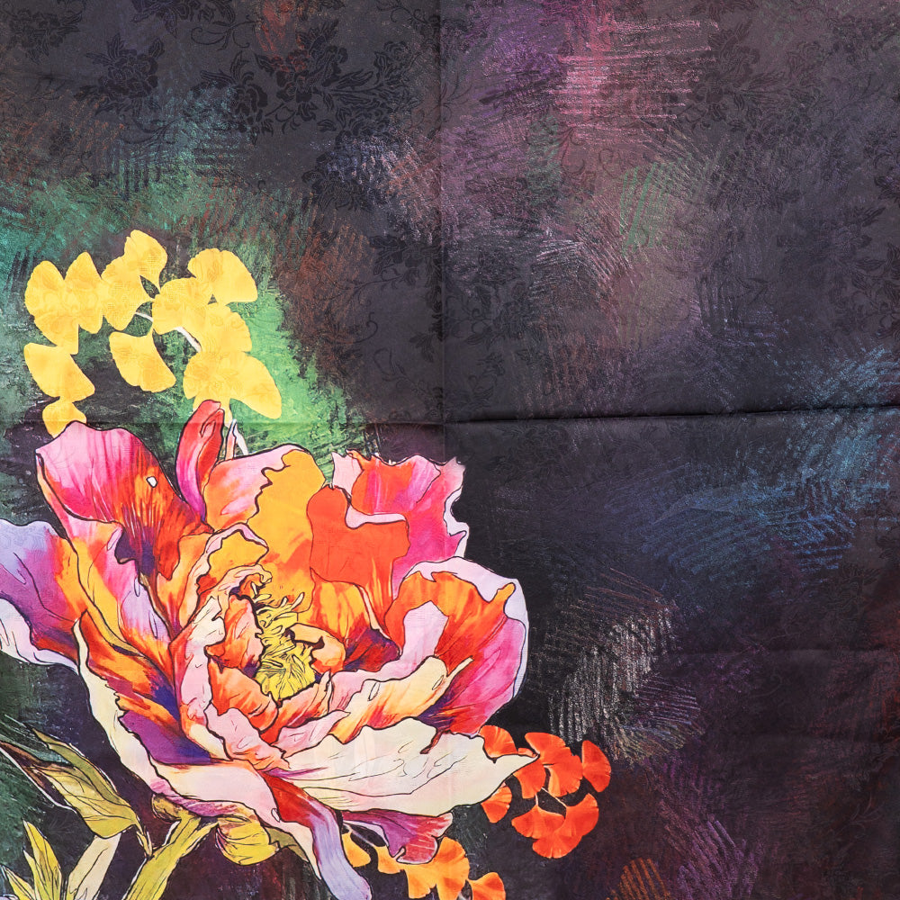 DOUBLE DAMASK SCARF WITH LARGE FLOWERS AND GREEN BACKGROUND