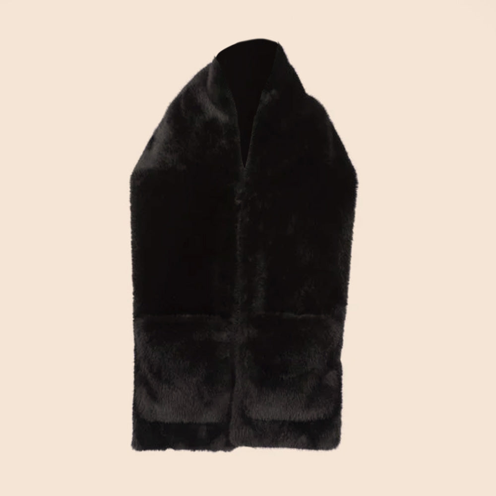 SCIARPA IN ECO PELLICCIA CON TASCHE