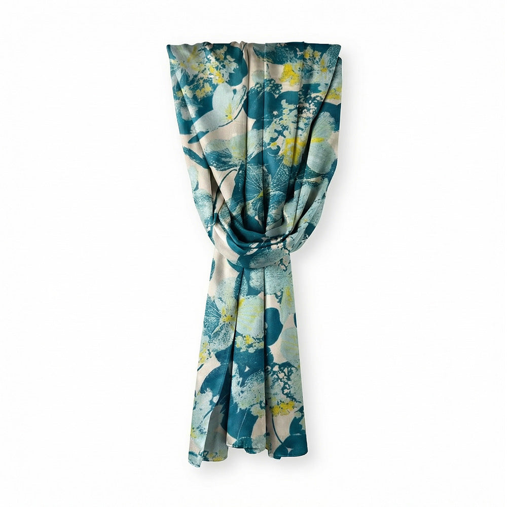 SCIARPA FOULARD IN SETA GRANDE CON FIORI SUI TONI DEL CELESTE