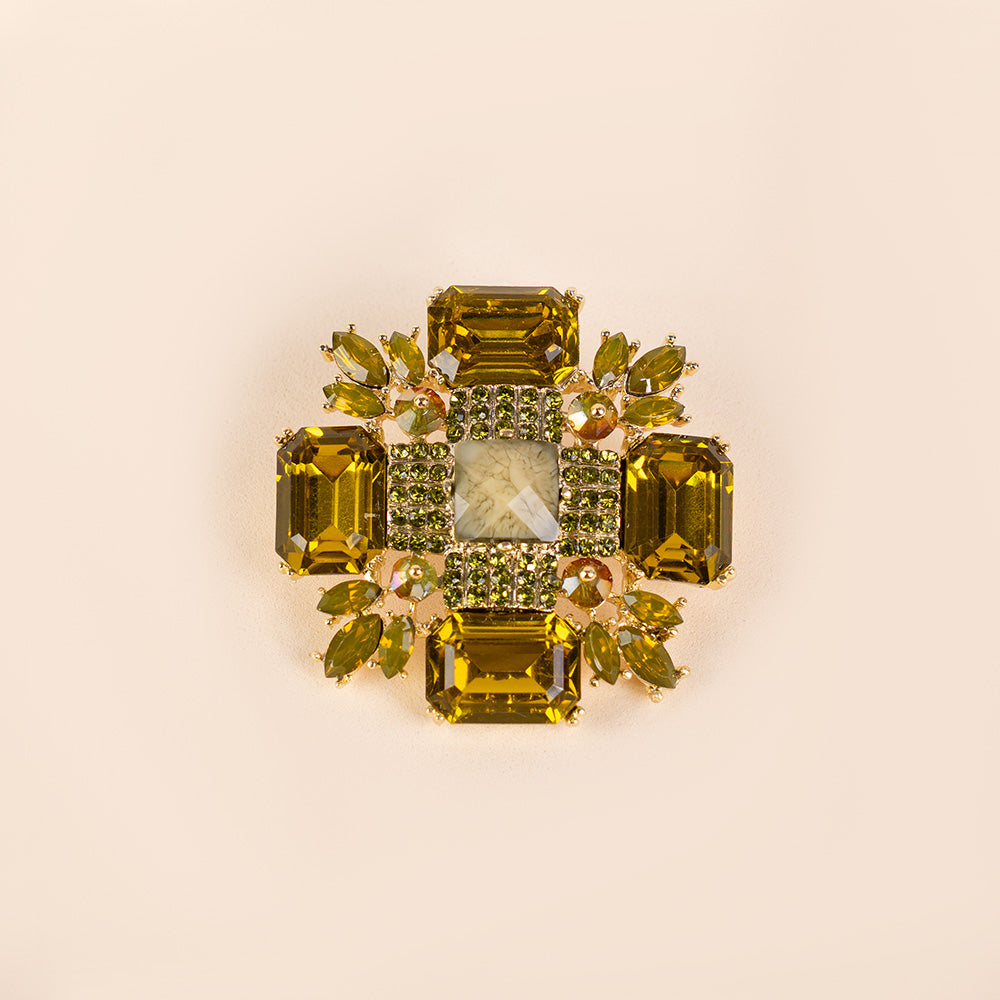FLOWER BROOCH WITH RHINESTONE OF DIFFERENT SIZES
