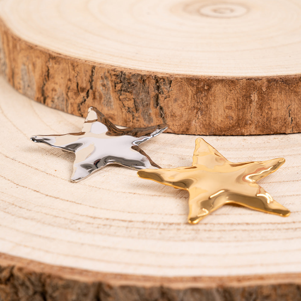 HAMMERED STAR PIN