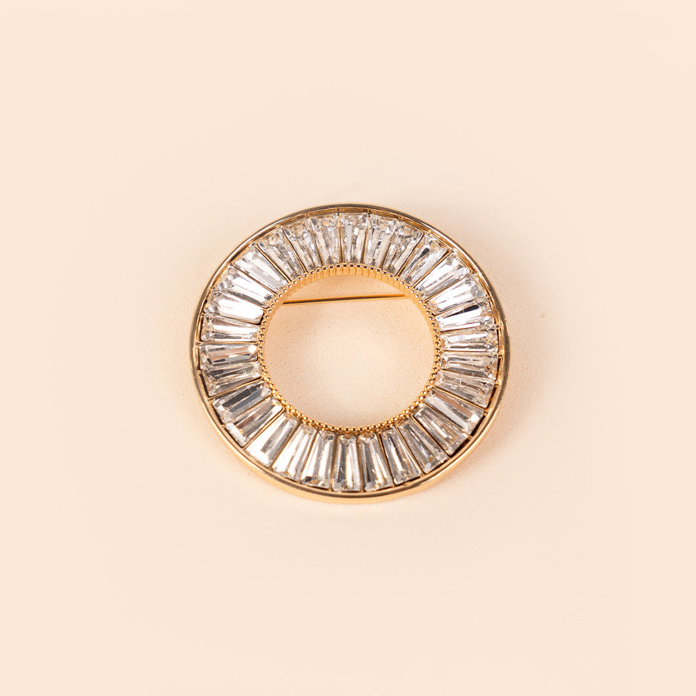 CIRCULAR MAGNETIC PIN WITH RHINESTONE FRAME